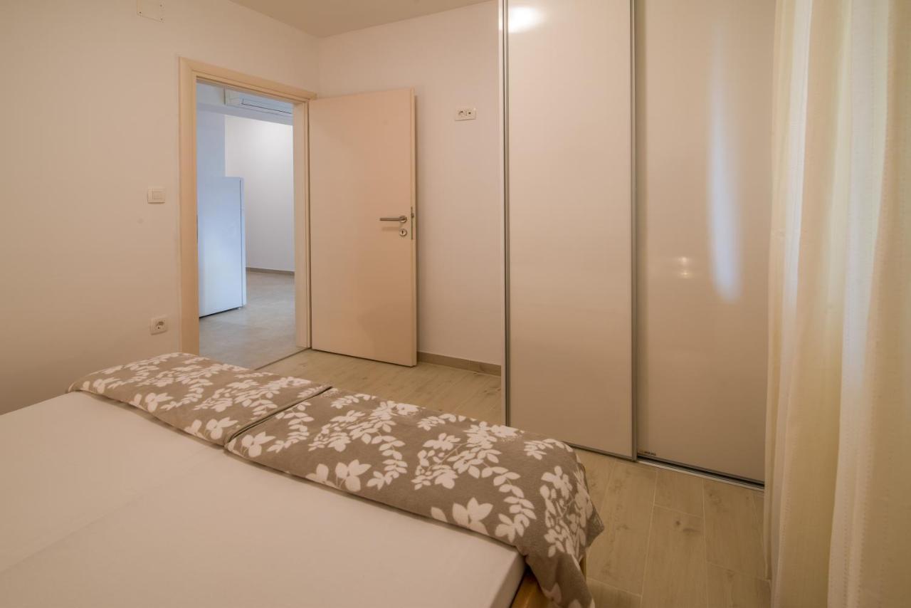 Apartments Bogdanic Krk I Krk Town Esterno foto