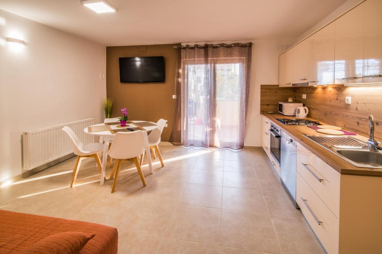 Apartments Bogdanic Krk I Krk Town Esterno foto