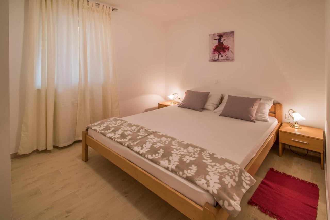 Apartments Bogdanic Krk I Krk Town Esterno foto