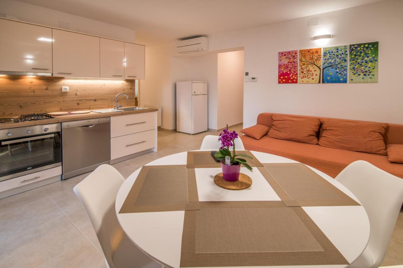 Apartments Bogdanic Krk I Krk Town Esterno foto
